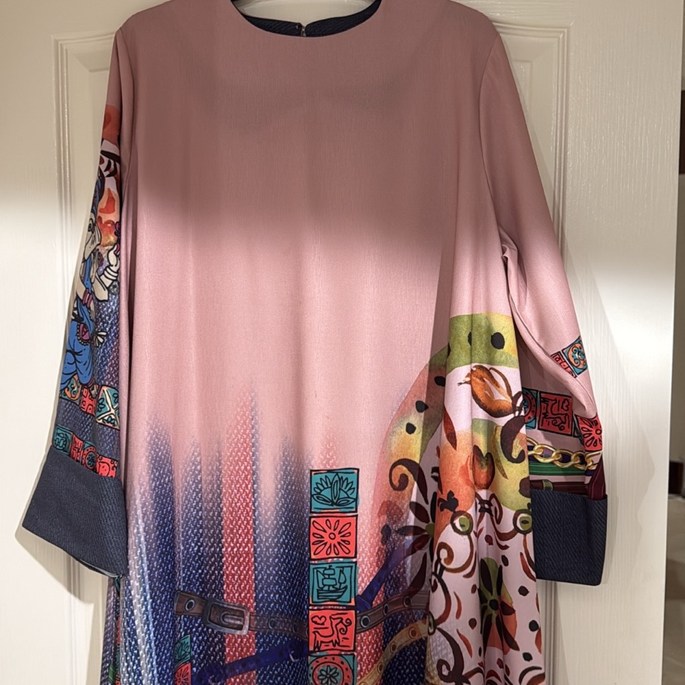 Elegant Women's Maxi Dress with Artistic Print